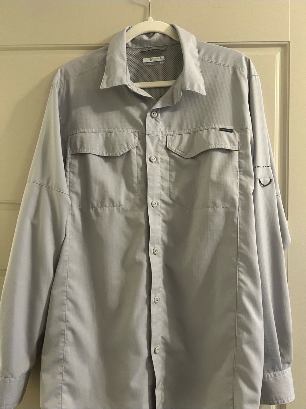Columbia Light Gray Long Sleeve Button-Down Shirt